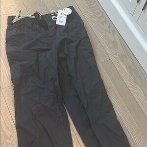 Vuori Black Ankle Cropped Pants